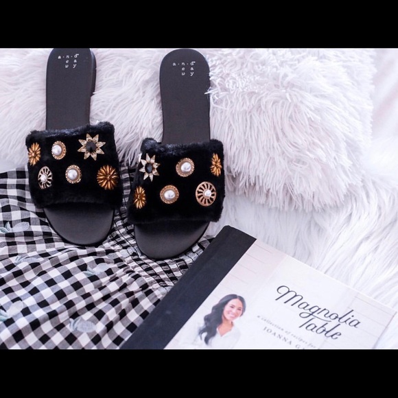 Shoes - Women's Rose Brooch Faux Fur Slide Sandals -B3